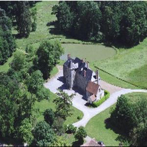 Chateau De Sarceaux